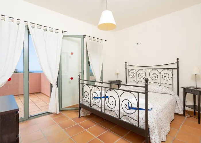 Vali ヴィラ トラペザキ